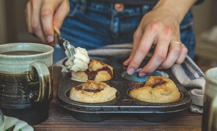 Small batch cinnamon rolls for two, quick and easy made without yeast! Small batch cinnamon rolls for two, quick and easy made without yeast!