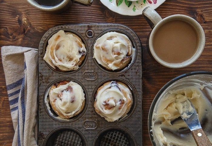Small batch cinnamon rolls for two, quick and easy made without yeast! Small batch cinnamon rolls for two, quick and easy made without yeast!