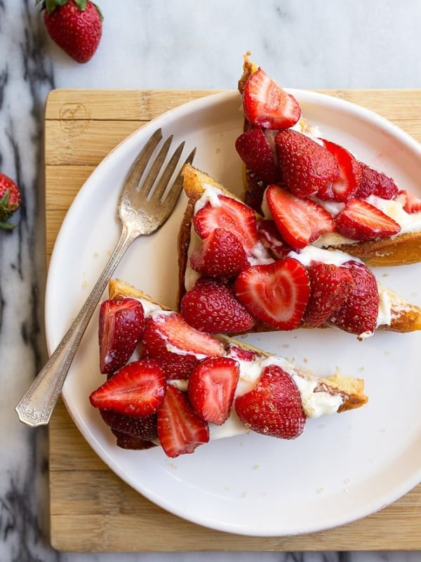 Cheesecake Toast recipe with Strawberries